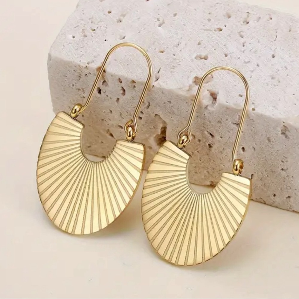 18k gold plated fan dangle earrings.